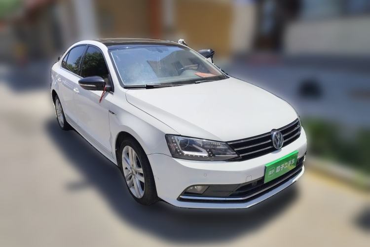 Used Volkswagen Sagitar 2018 280TSI DSG Luxury Model Front Right 45 Deg