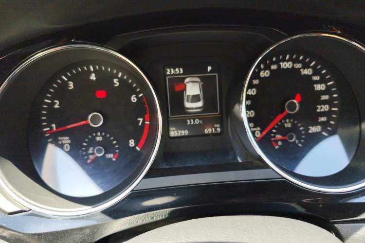 Used Volkswagen Sagitar 2018 280TSI DSG Luxury Model Instrument Cluster