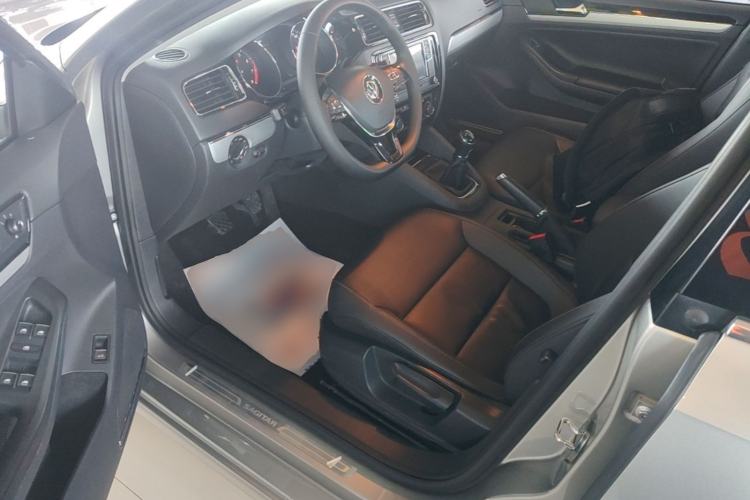 Used Volkswagen Sagitar 2018 1.6L Manual Comfort Model Driver Seat