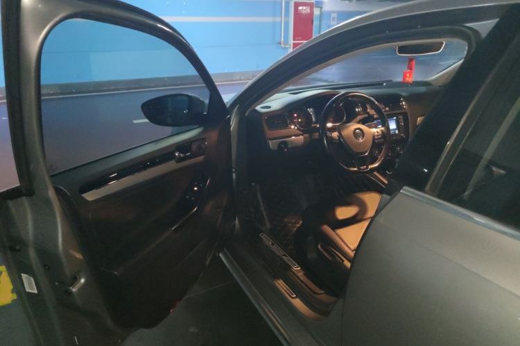 Used Volkswagen Sagitar 2018 1.6L Automatic Comfort Model Driver Seat