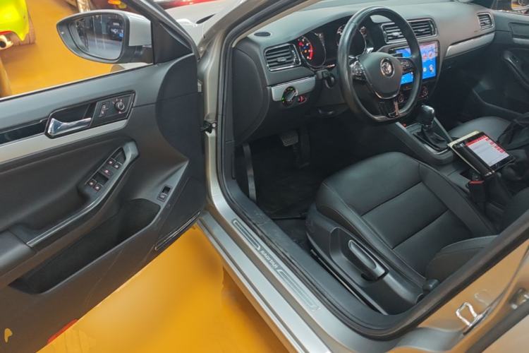 Used Volkswagen Sagitar 2018 1.6L Automatic Comfort Model Driver Seat