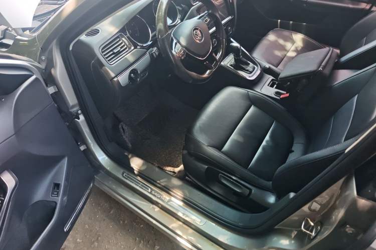 Used Volkswagen Sagitar 2018 1.6L Automatic Comfort Model Driver Seat