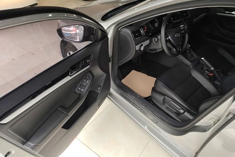 Used Volkswagen Sagitar 2018 280TSI DSG Comfort Model Driver Seat