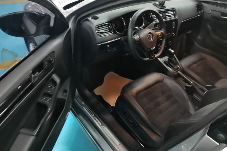Used Volkswagen Sagitar 2018 280TSI DSG Luxury Model Driver Seat