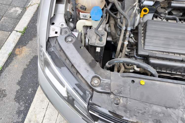 Used Volkswagen Sagitar 2018 280TSI DSG Ignite Edition Engine Bay Right