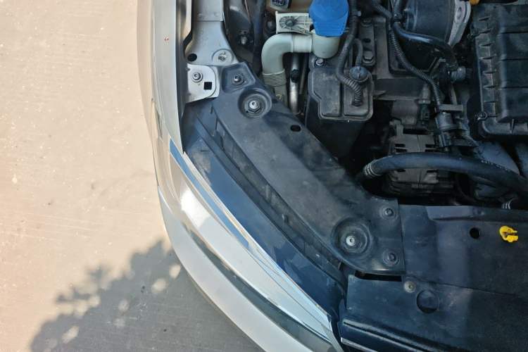 Used Volkswagen Sagitar 2018 1.6L Automatic Comfort Model Engine Bay Right