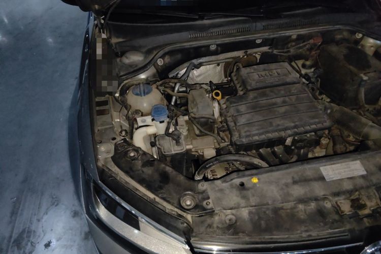 Used Volkswagen Sagitar 2018 1.6L Automatic Comfort Model Engine Bay Right