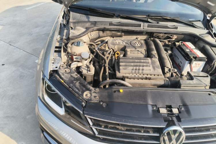 Used Volkswagen Sagitar 2018 280TSI DSG Ignite Edition Engine Bay Right