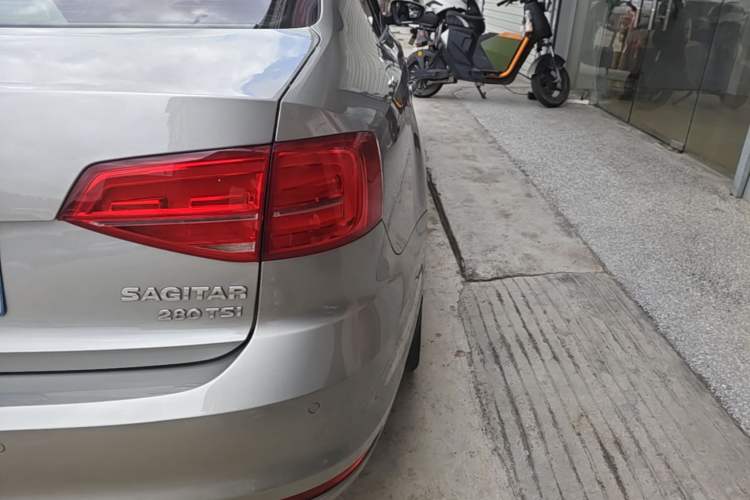 Used Volkswagen Sagitar 2018 280TSI DSG Comfort Model Exterior 3