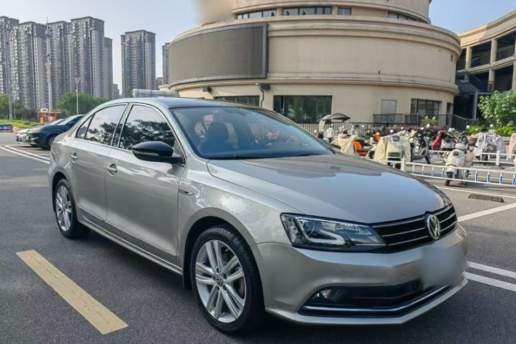 Used Volkswagen Sagitar 2018 280TSI DSG Luxury Model Exterior 8