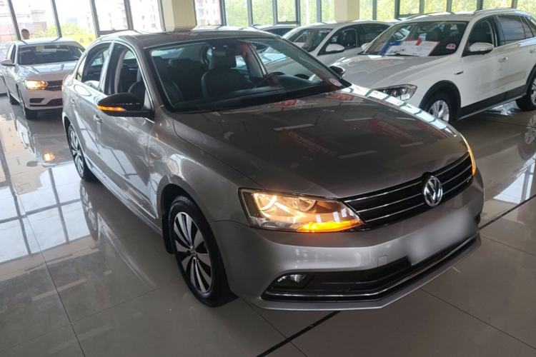 Used Volkswagen Sagitar 2018 1.6L Manual Comfort Model Front Right 45 Deg