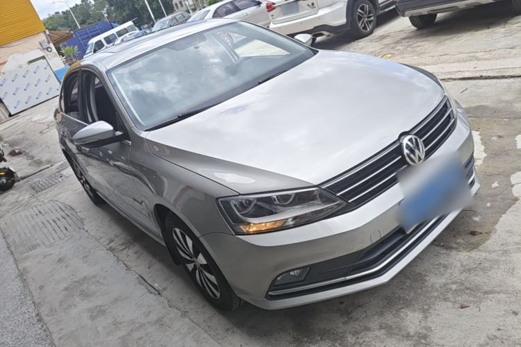 Used Volkswagen Sagitar 2018 280TSI DSG Comfort Model Front Right 45 Deg