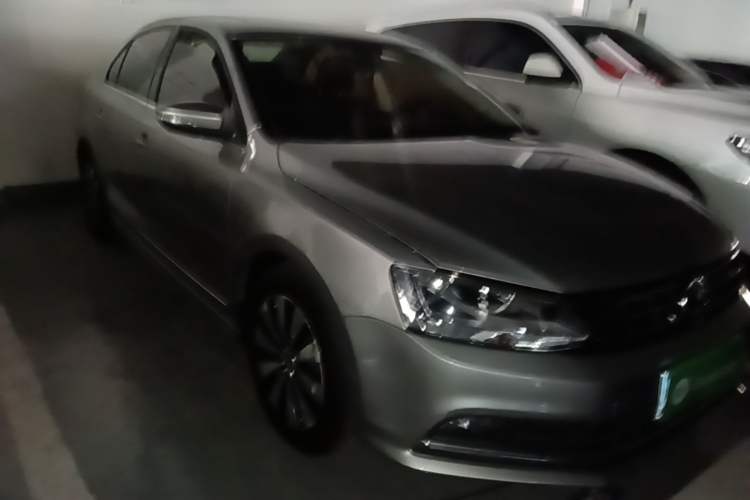 Used Volkswagen Sagitar 2018 180TSI DSG Prestige Edition Front Right 45 Deg