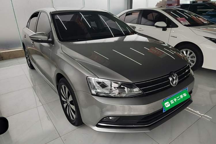 Used Volkswagen Sagitar 2018 280TSI DSG Comfort Model Front Right 45 Deg