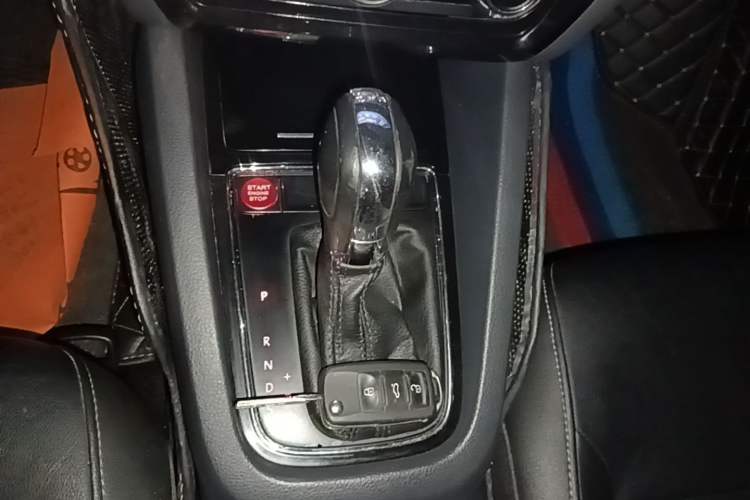 Used Volkswagen Sagitar 2018 180TSI DSG Prestige Edition Gear Lever