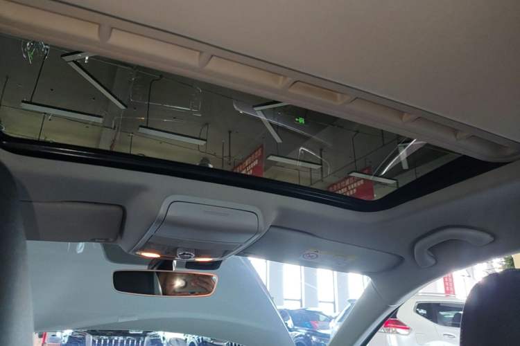 Used Volkswagen Sagitar 2018 1.6L Manual Comfort Model Headliner