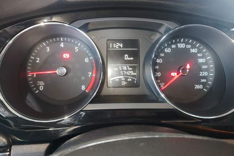 Used Volkswagen Sagitar 2018 1.6L Manual Comfort Model Instrument Cluster