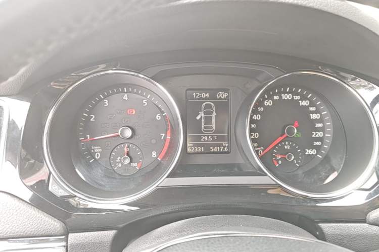 Used Volkswagen Sagitar 2018 280TSI DSG Comfort Model Instrument Cluster