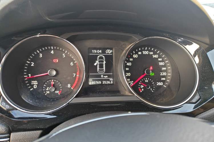 Used Volkswagen Sagitar 2018 280TSI DSG Comfort Model Instrument Cluster