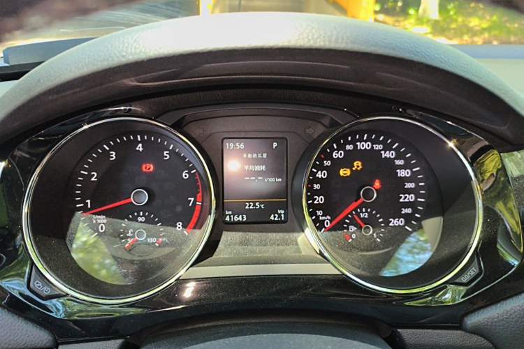 Used Volkswagen Sagitar 2018 280TSI DSG Luxury Model Instrument Cluster
