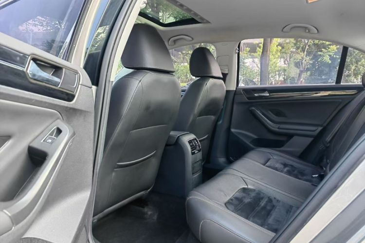 Used Volkswagen Sagitar 2018 280TSI DSG Luxury Model Interior 2