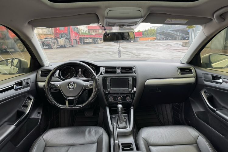 Used Volkswagen Sagitar 2018 280TSI DSG Ignite Edition Interior 3