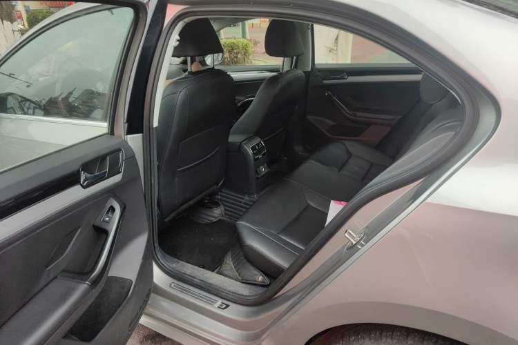 Used Volkswagen Sagitar 2018 280TSI DSG Ignite Edition Interior 4