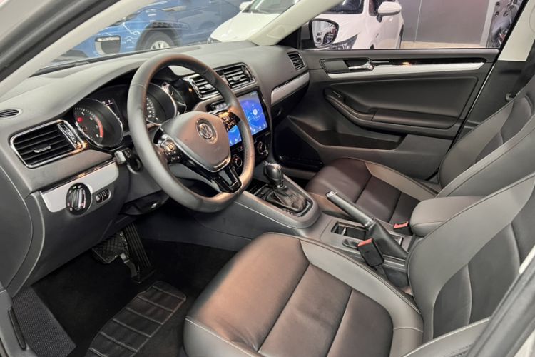 Used Volkswagen Sagitar 2018 280TSI DSG Comfort Model Interior 5