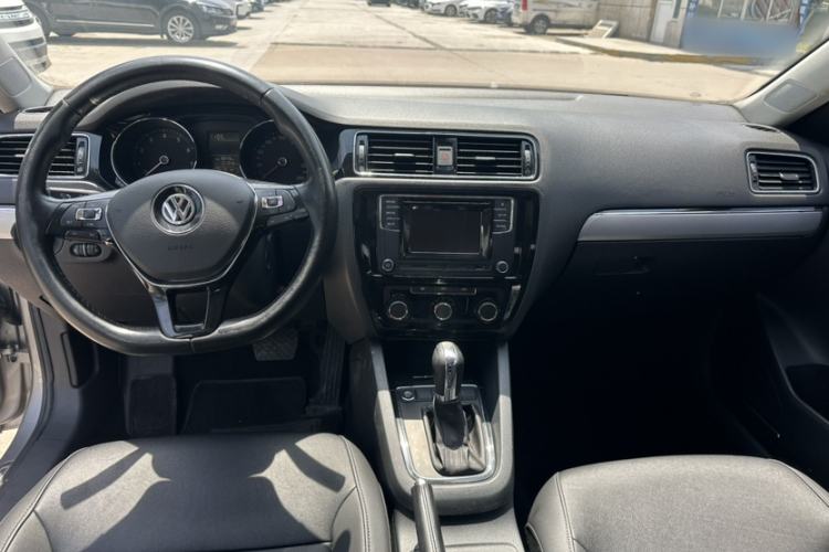 Used Volkswagen Sagitar 2018 1.6L Automatic Comfort Model Interior 5