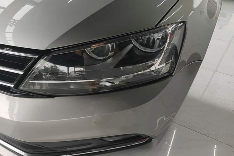 Used Volkswagen Sagitar 2018 280TSI DSG Comfort Model Left Front Headlight