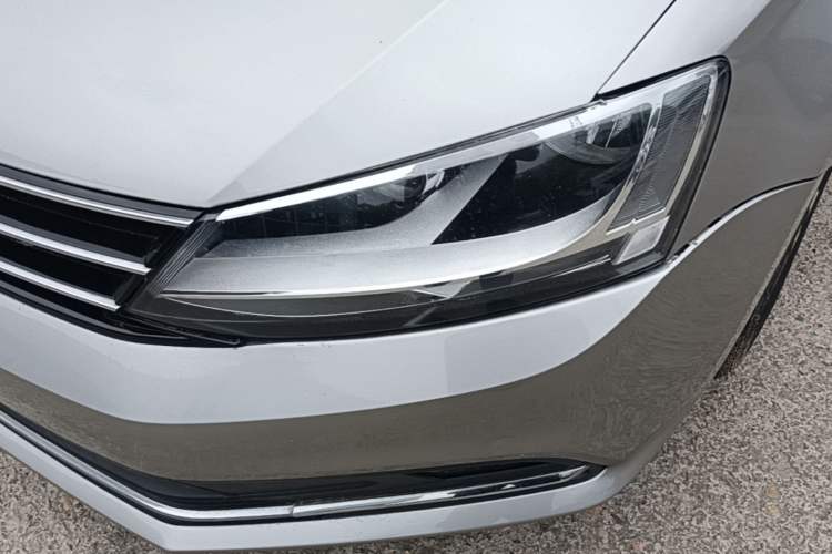 Used Volkswagen Sagitar 2018 1.6L Automatic Comfort Model Left Front Headlight