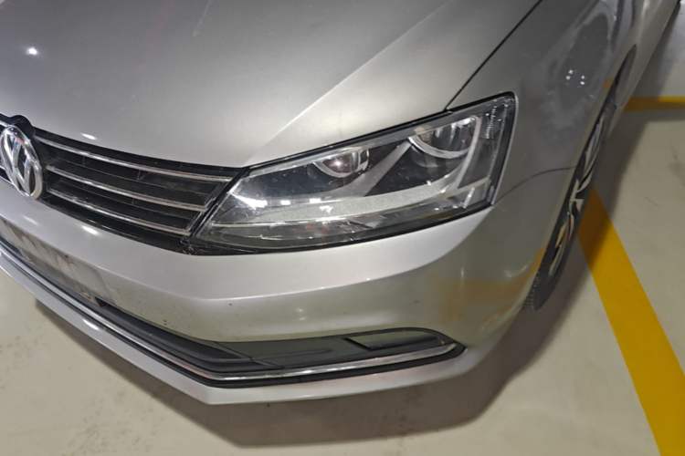 Used Volkswagen Sagitar 2018 1.6L Automatic Comfort Model Left Front Headlight