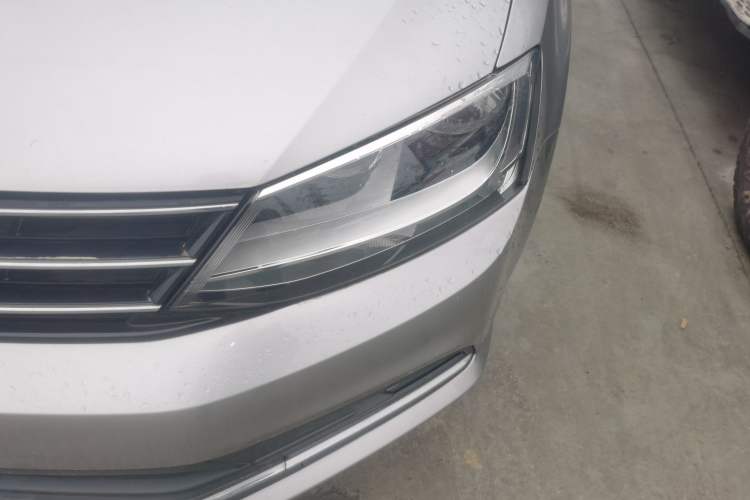 Used Volkswagen Sagitar 2018 1.6L Automatic Comfort Model Left Front Headlight