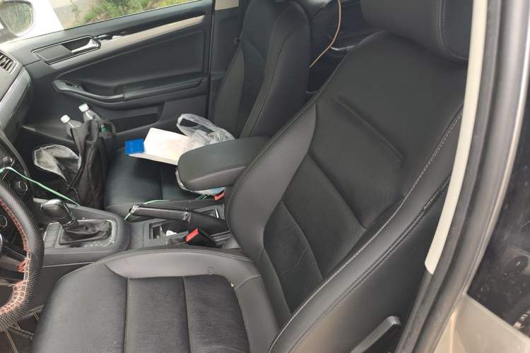 Used Volkswagen Sagitar 2018 1.6L Automatic Comfort Model Left Front Seat