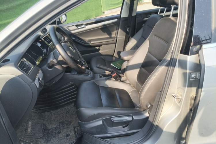 Used Volkswagen Sagitar 2018 280TSI DSG Ignite Edition Left Front Seat