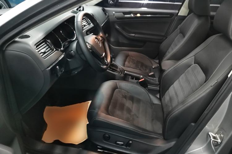 Used Volkswagen Sagitar 2018 280TSI DSG Luxury Model Left Front Seat