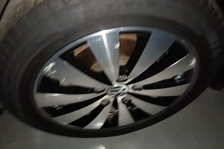 Used Volkswagen Sagitar 2018 180TSI DSG Prestige Edition Left Front Wheel Hub