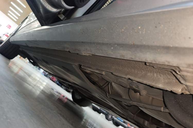Used Volkswagen Sagitar 2018 280TSI DSG Ignite Edition Left Side Sill