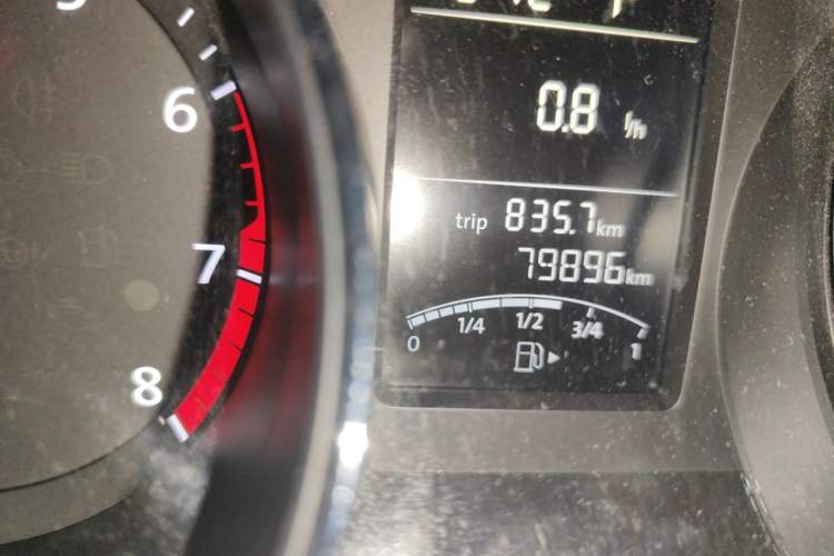 Used Volkswagen Sagitar 2018 1.6L Automatic Comfort Model Odometer Close Up