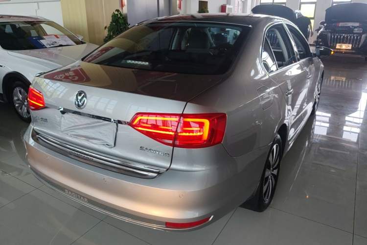 Used Volkswagen Sagitar 2018 1.6L Manual Comfort Model Rear Right 45 Deg