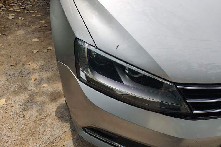 Used Volkswagen Sagitar 2018 1.6L Automatic Comfort Model Right Front Headlight