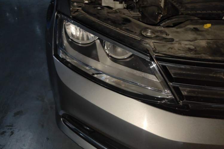 Used Volkswagen Sagitar 2018 1.6L Automatic Comfort Model Right Front Headlight