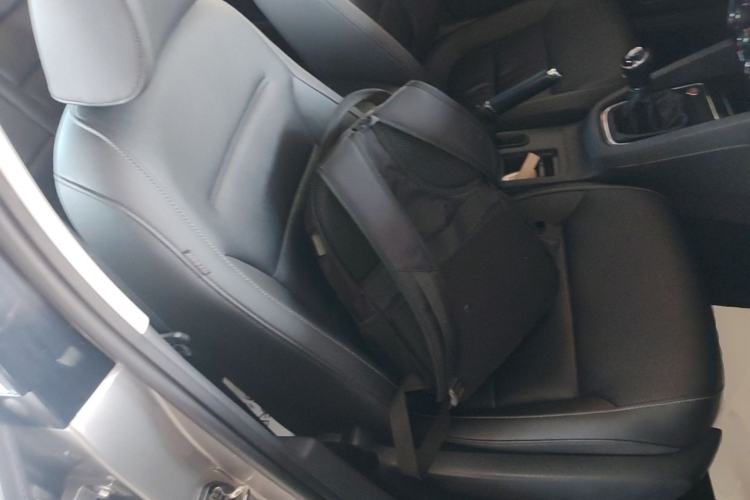 Used Volkswagen Sagitar 2018 1.6L Manual Comfort Model Right Front Seat