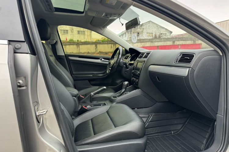 Used Volkswagen Sagitar 2018 280TSI DSG Ignite Edition Right Front Seat