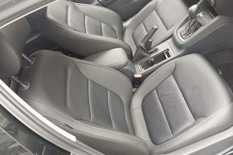 Used Volkswagen Sagitar 2018 1.6L Automatic Comfort Model Right Front Seat