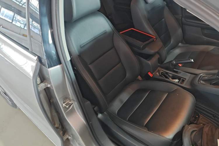 Used Volkswagen Sagitar 2018 1.6L Automatic Comfort Model Right Front Seat