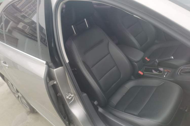 Used Volkswagen Sagitar 2018 1.6L Automatic Comfort Model Right Front Seat