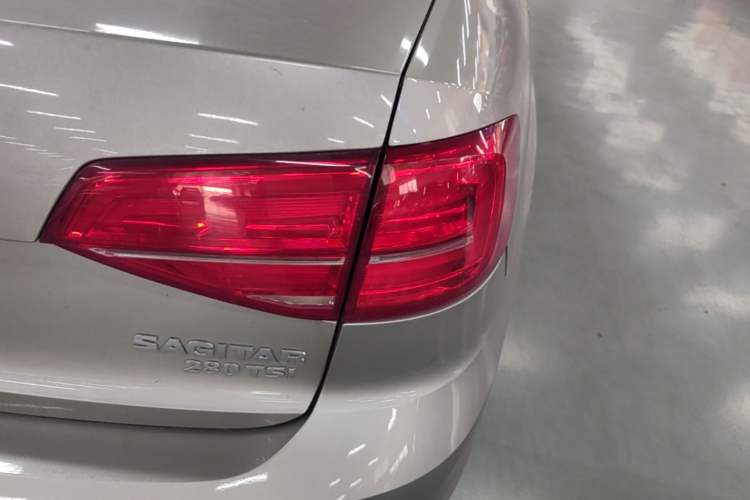 Used Volkswagen Sagitar 2018 280TSI DSG Ignite Edition Right Rear Taillight