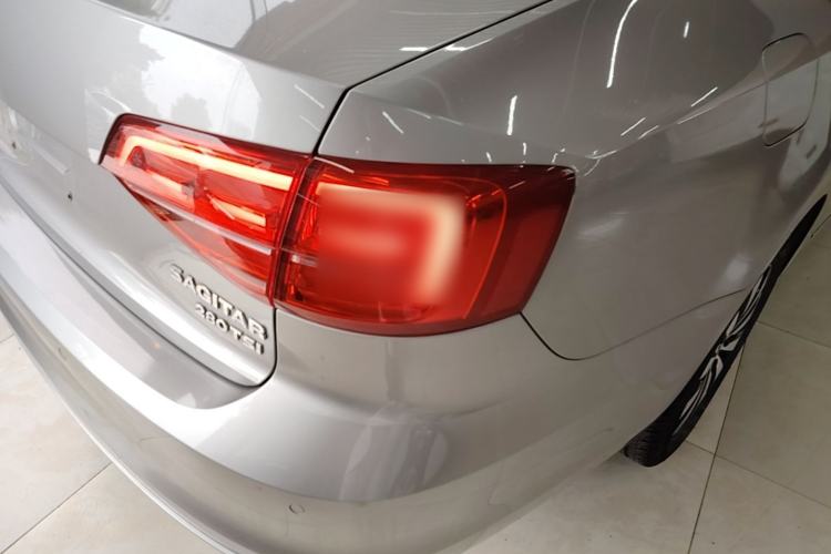 Used Volkswagen Sagitar 2018 280TSI DSG Comfort Model Right Rear Taillight