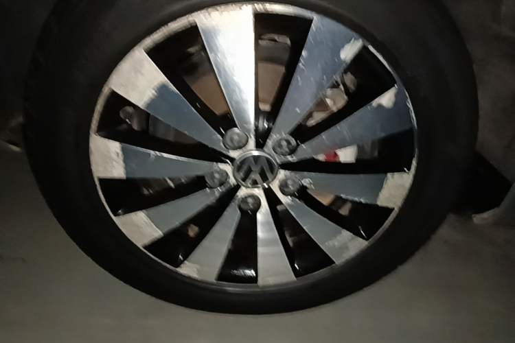 Used Volkswagen Sagitar 2018 180TSI DSG Prestige Edition Right Rear Wheel Hub